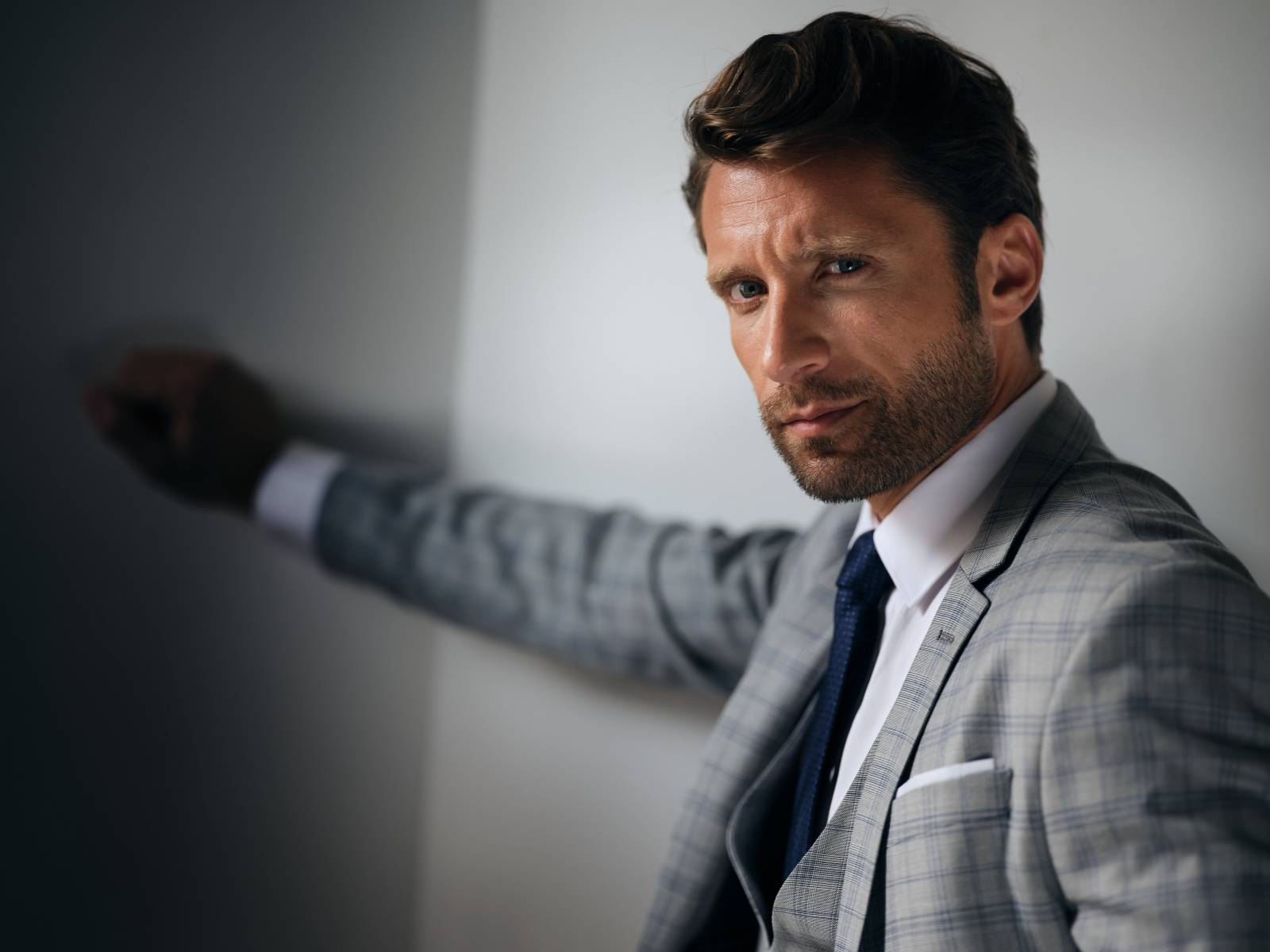 costume à carreaux gris slim fit marseille mariage viktor cintré