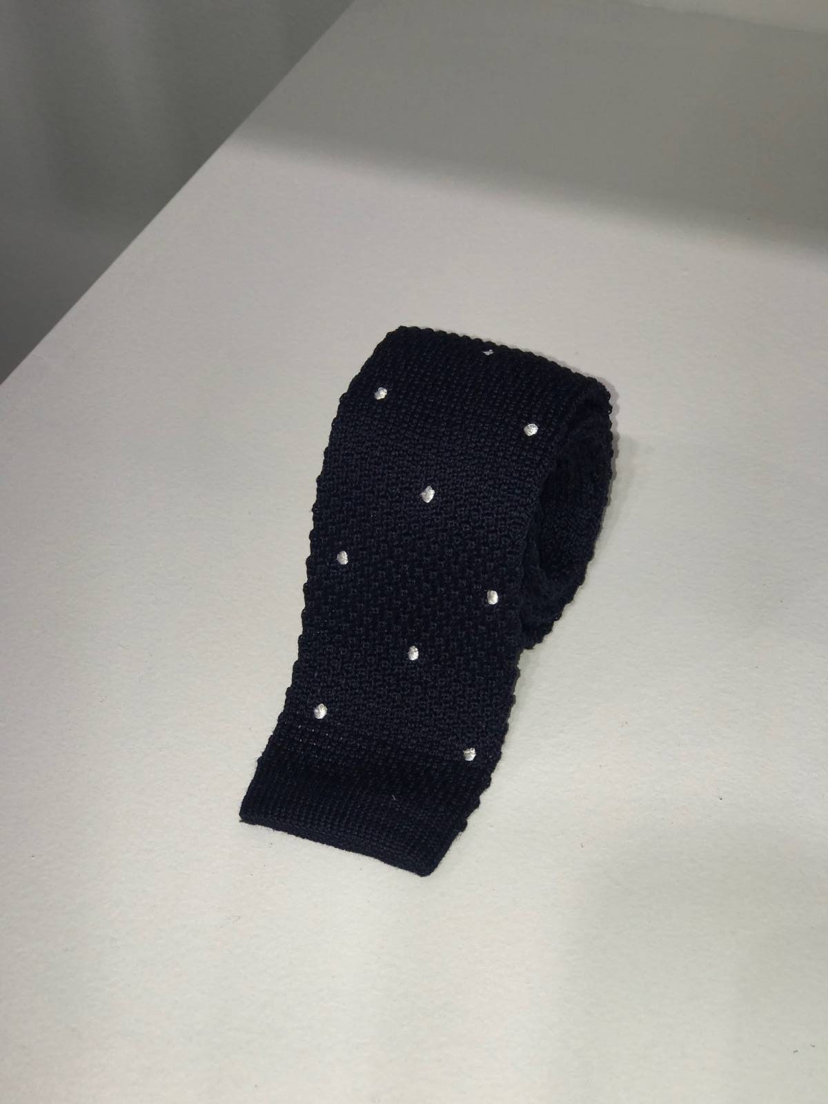 cravate tricot pas chere bleu marine a pois marseille 13008 coton mariage champetre