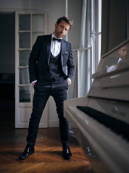 smoking noir broderie marseille cintré sur mesure pas cher